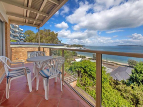 Quarterdeck 5 panoramic water views and close to town